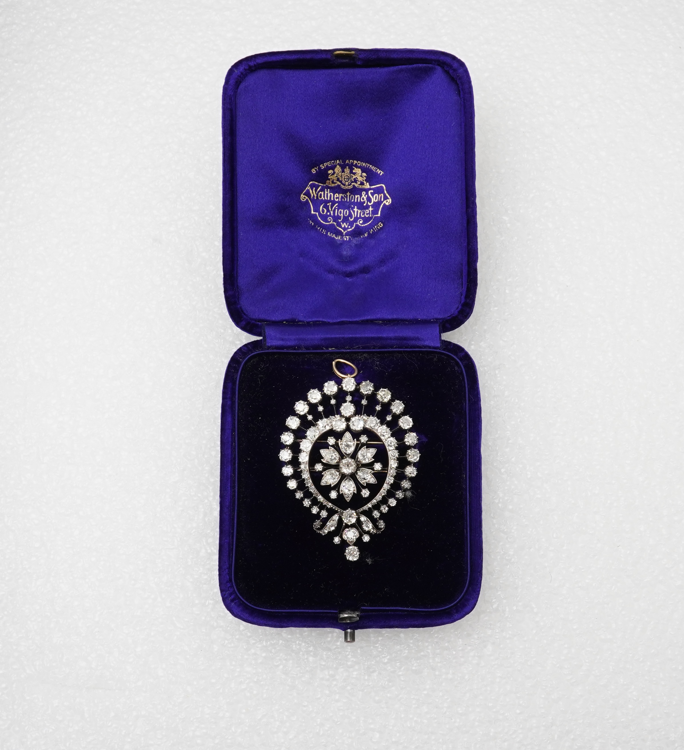 A diamond pendant/brooch, circa 1900